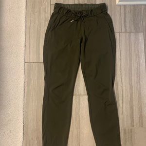 Lululemon on the fly 7/8 pant Luxtreme